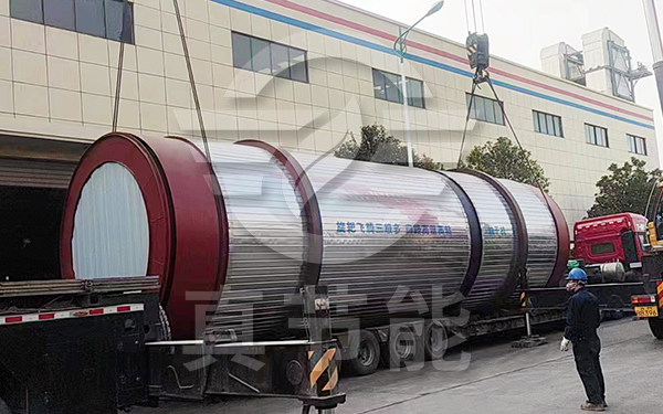 工业污泥干燥机吊装现场 工业污泥干燥机吊装现场